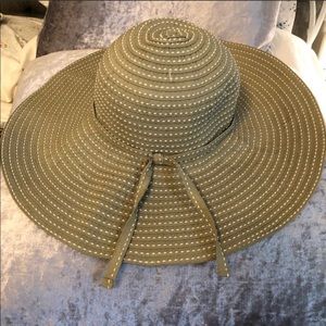 Gorgeous packable sun hat